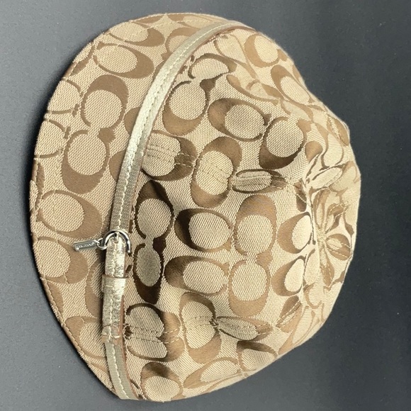 Coach Hat/Cap Newsboy style.Signature print. Tan/Metallic Leather trim.Original. - Picture 11 of 16